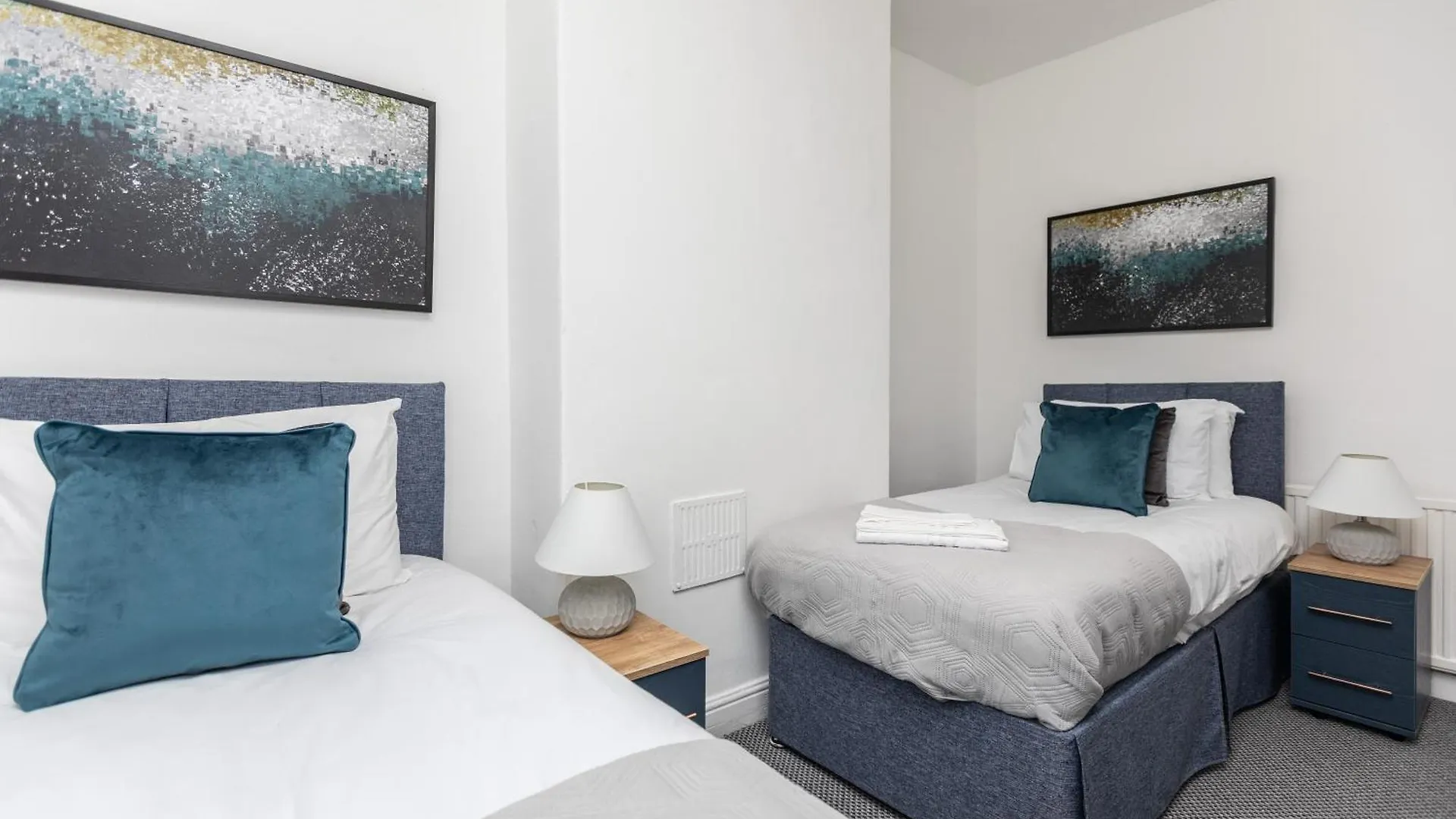 Featherstone Cosy Two Bedroom Property! בית נופש